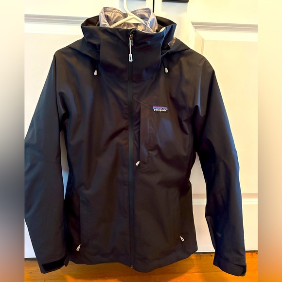 Like New PATAGONIA 3-1 Snow Jacket in Black / Grey XS